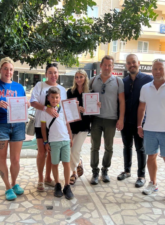 С Ахметом и Only Property у нас сложились тёплые и доверительные отношения, и это главное в таком важном вопросе, как покупка недвижимости. Его сопровождение на каждом этапе — от выбора квартиры до оформления всех документов — вызывает чувство уверенности и спокойствия. Видно, что он заботится о клиентах и делает всё максимально прозрачно. Мы смело рекомендуем эту компанию тем, кто ищет надёжного партнёра в Турции. Огромная благодарность за поддержку и профессионализм!