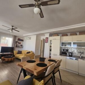 Уютная меблированная квартира 2+1 в Махмутларе — идеальный вариант для жизни и инвестиций.