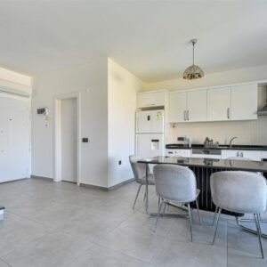 Просторная меблированный дуплекс 2+1 в современном жилом комплексе в районе Махмутлар, Алания.