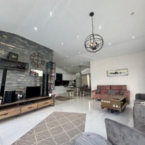 Пентхаус 2+1 в престижном комплексе в районе Кестель — с террасой на крыше !