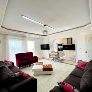 Меблированные апартаменты 2+1, в жилом комплексе на первой береговой линии, в Махмутларе.