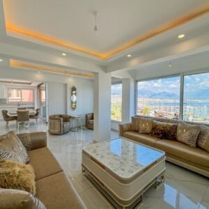 Роскошная квартира 2+1 с видом на порт и башню Кызыл Куле - в центре Аланьи.