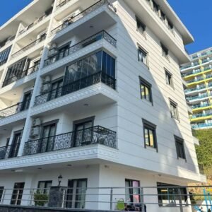 Уютная квартира 1+1 в 400 метрах от моря в Махмутларе — идеальный выбор для комфортной жизни.