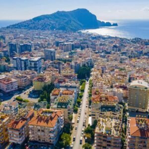 Просторная квартира 2+1 с мебелью в жилом комплексе, район Клеопатра.