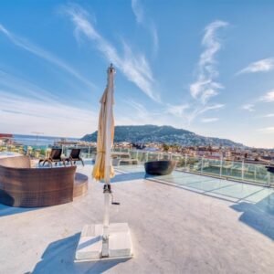 Продаётся меблированная квартира 1+1 в центре Аланьи – рядом с пляжем Кейкубат!