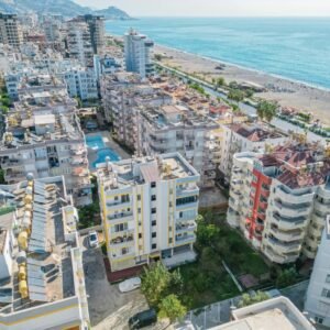 Продаются меблированные апартаменты 2+1 в 50 метрах от моря — Махмутлар, Аланья.