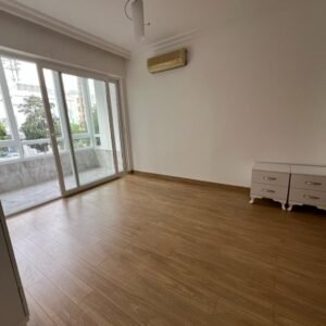 Уникальное коммерческое помещение в центре Аланьи рядом с PTT - 60 м2.