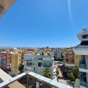 Продается просторный пентхаус 4+1 в новом доме в центре Аланьи – 500 м до моря.