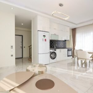 Просторный меблированный дуплекс 2+1 в новом комплексе с богатой инфраструктурой — район Оба / Аланья.