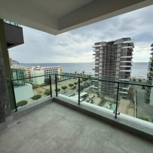 Квартира 1+1 на первой линии с видом на море в Махмутларе, Аланья.