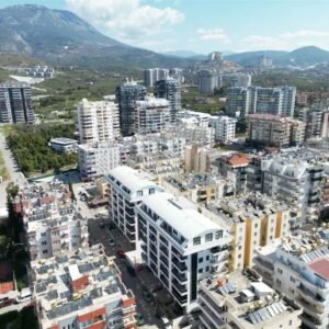 Квартира 1+1 в Махмутларе, 450 метров до моря, дом 2024 года.