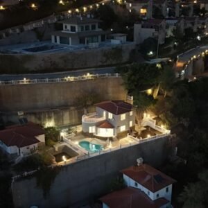 Престижная вилла 3+1 с видом на море в Каргыджаке, Аланья.